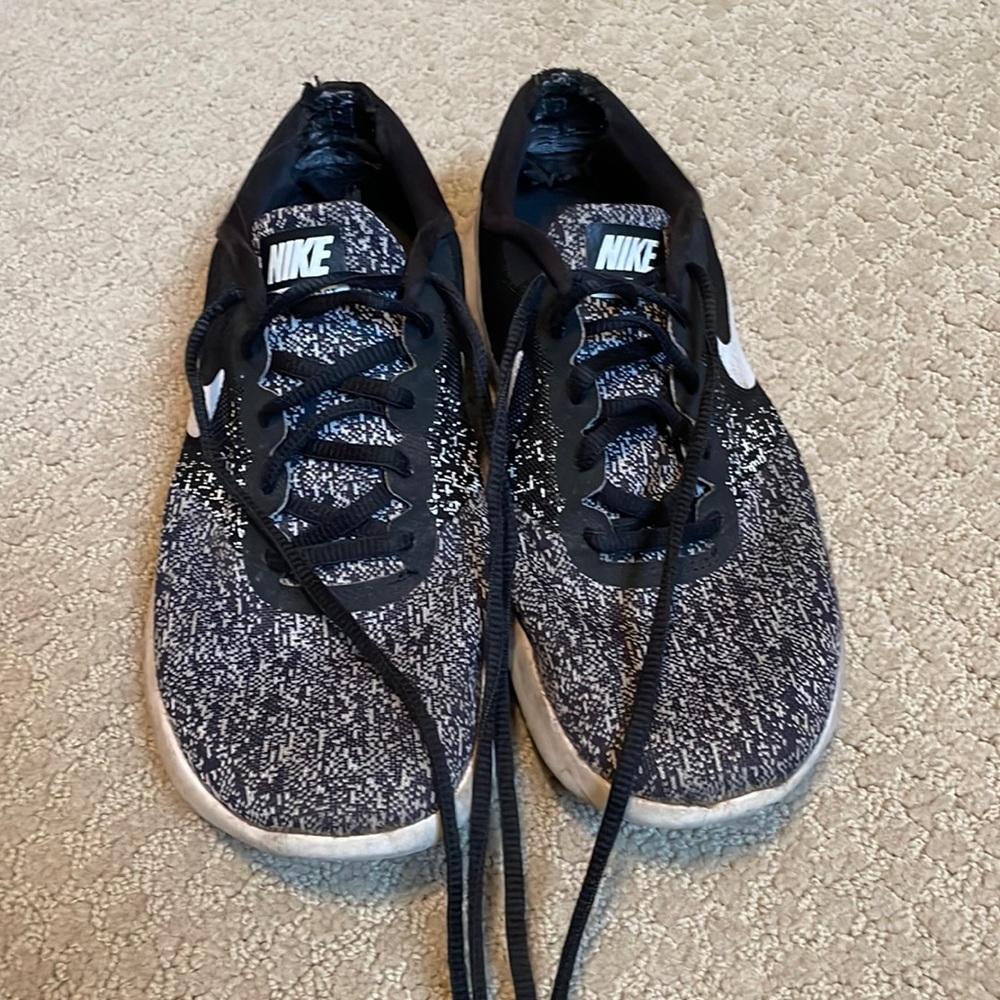 Womens Nike Size 8 Shoes
